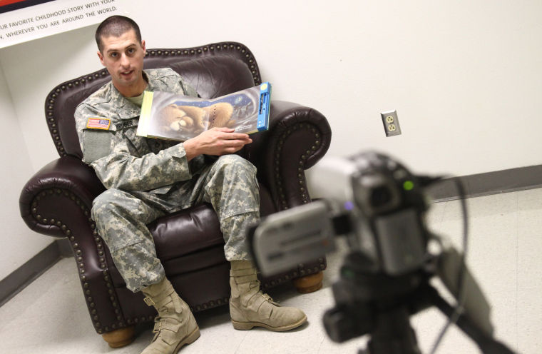 USO United Through Reading